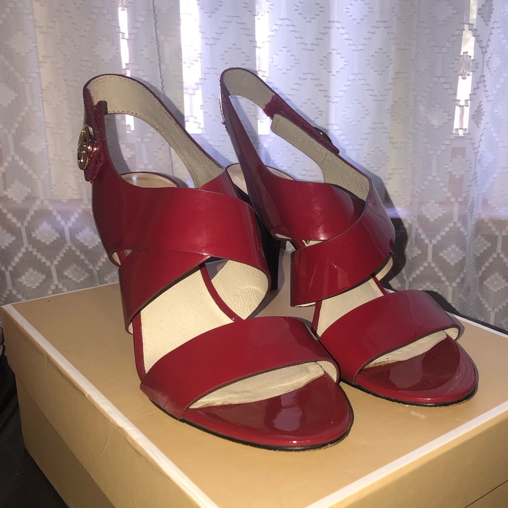 Michael Kors Red Patent Leather Heels size 8.5 - Picture 3 of 6